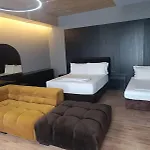 Toka Restaurant 5* Udenisht