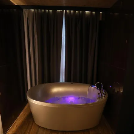 Toka Restaurant 5* Udenisht