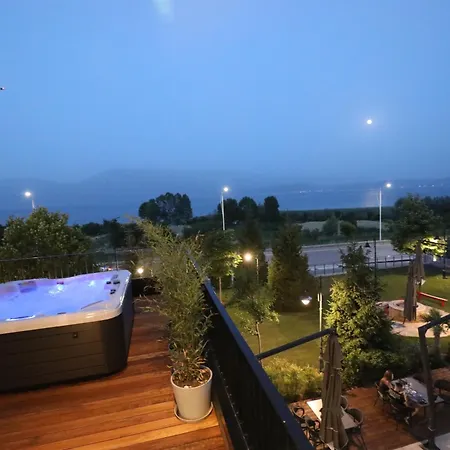 Toka Restaurant 5* Udenisht
