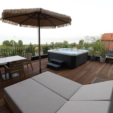 Toka Restaurant 5* Udenisht