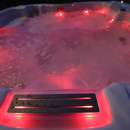 Toka Restaurant فندق Udenisht