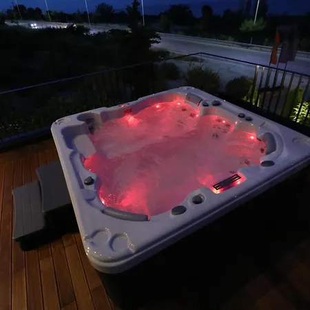 فندق Toka Restaurant Udenisht