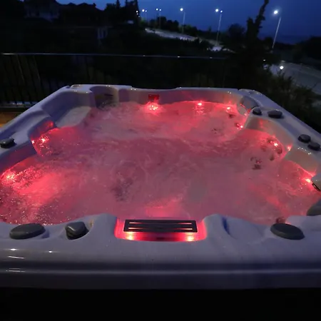 Toka Restaurant Udenisht