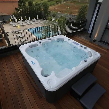 Toka Restaurant Udenisht