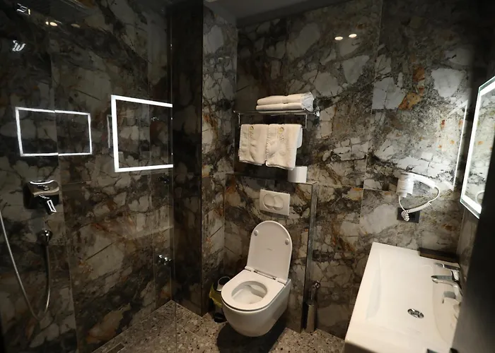 Toka Restaurant Hotel Udenisht